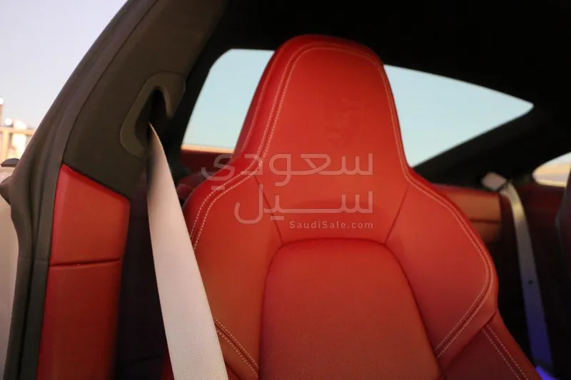 2022 بورش 911 كاريرا 4 جي تي اس