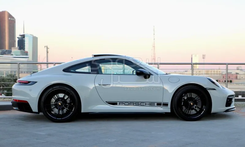 2022 بورش 911 كاريرا 4 جي تي اس
