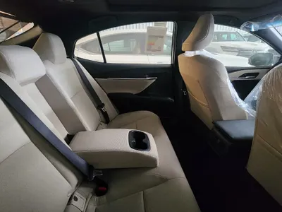 2025 تويوتا كامري ال اي