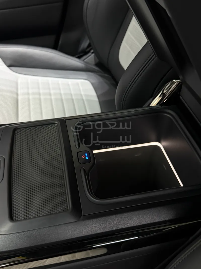 2024 Land Rover Range Rover Sport SV