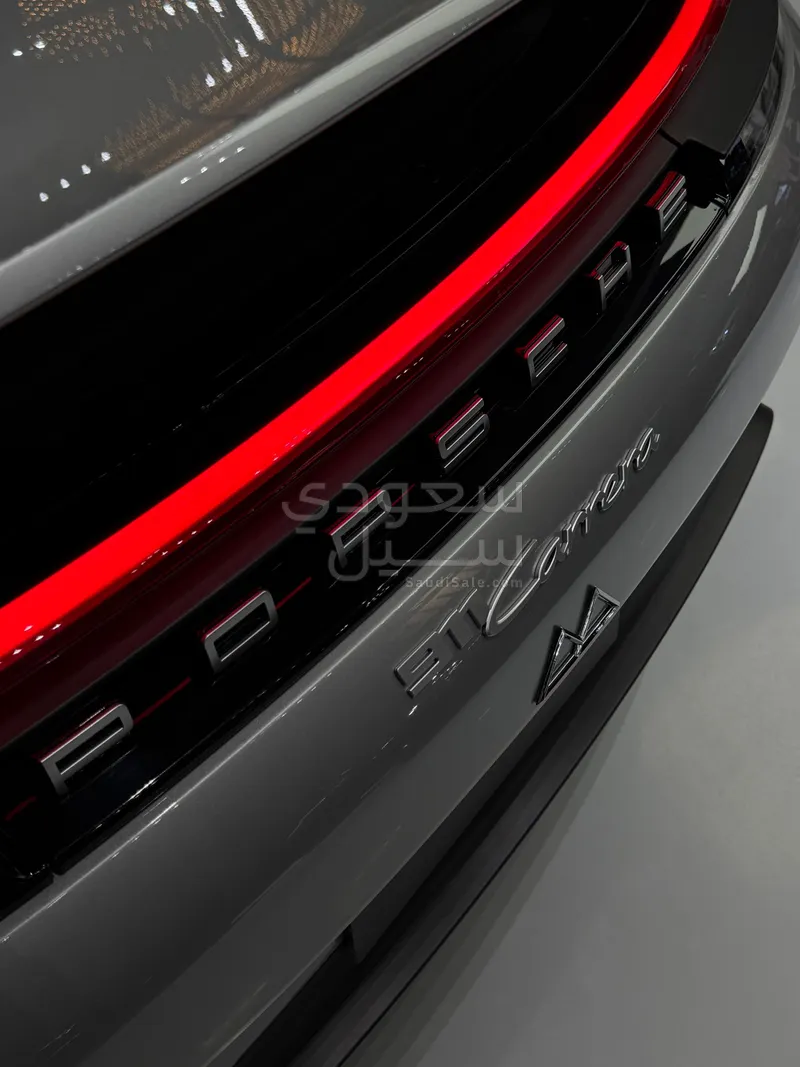 2025 Porsche 911 Carrera