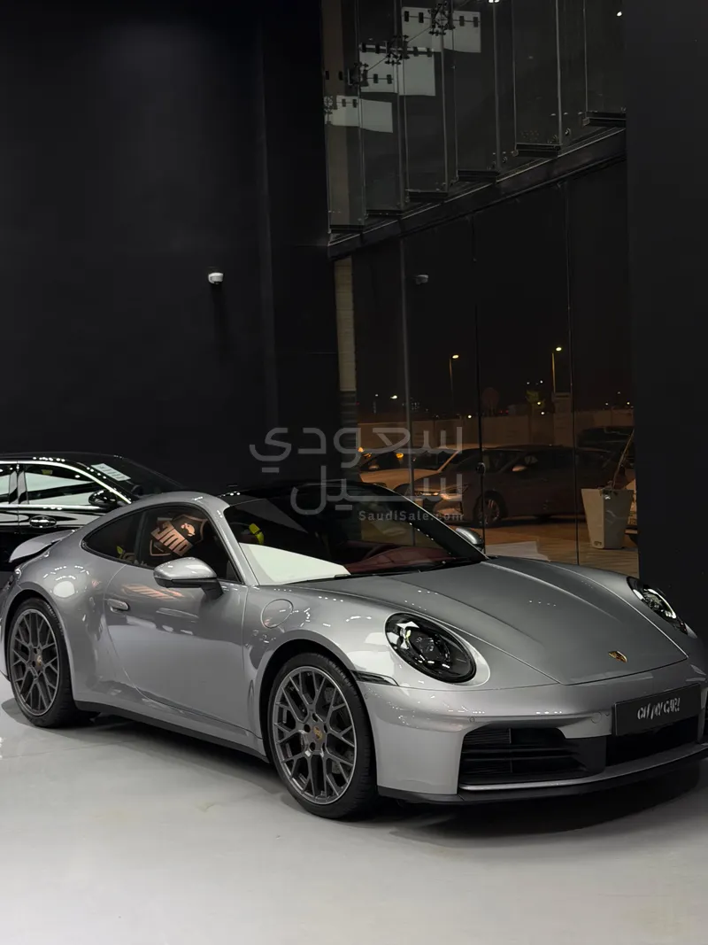 2025 Porsche 911 Carrera