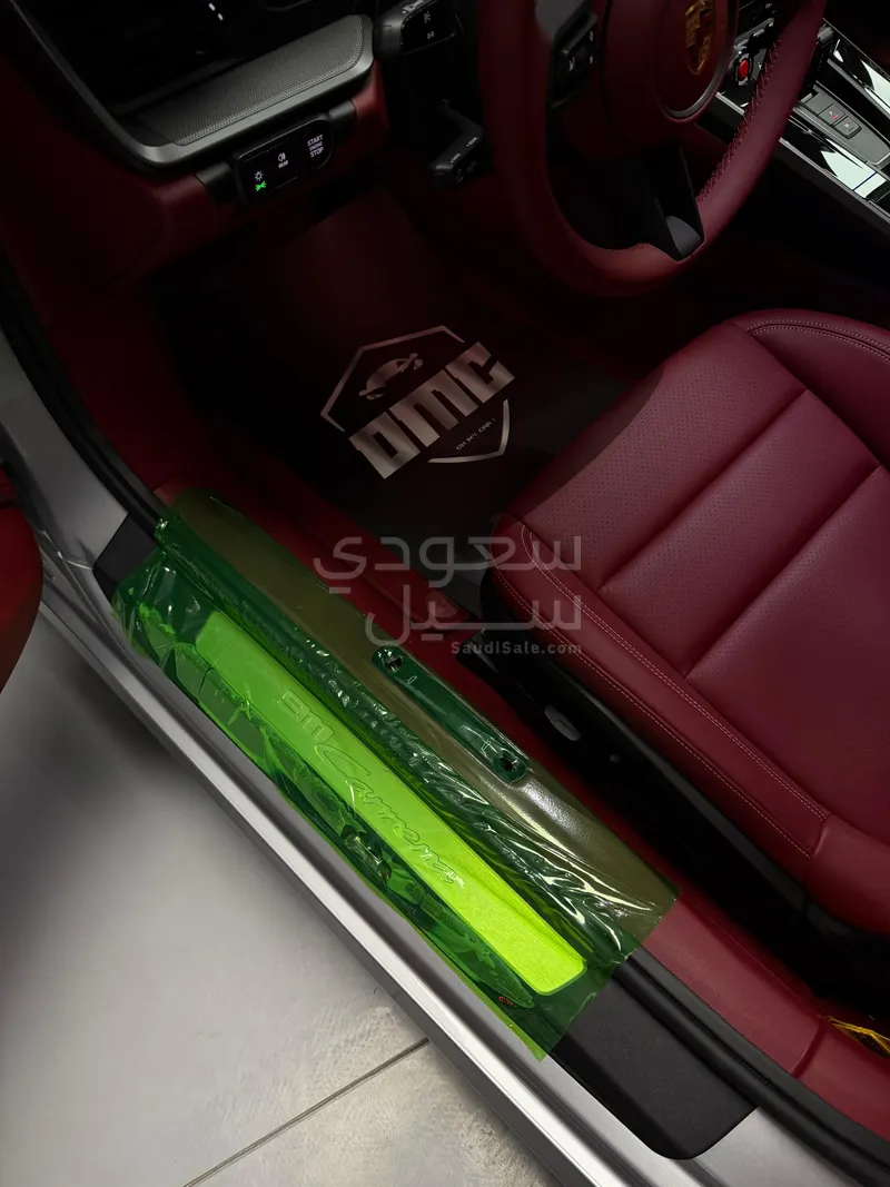 2025 Porsche 911 Carrera