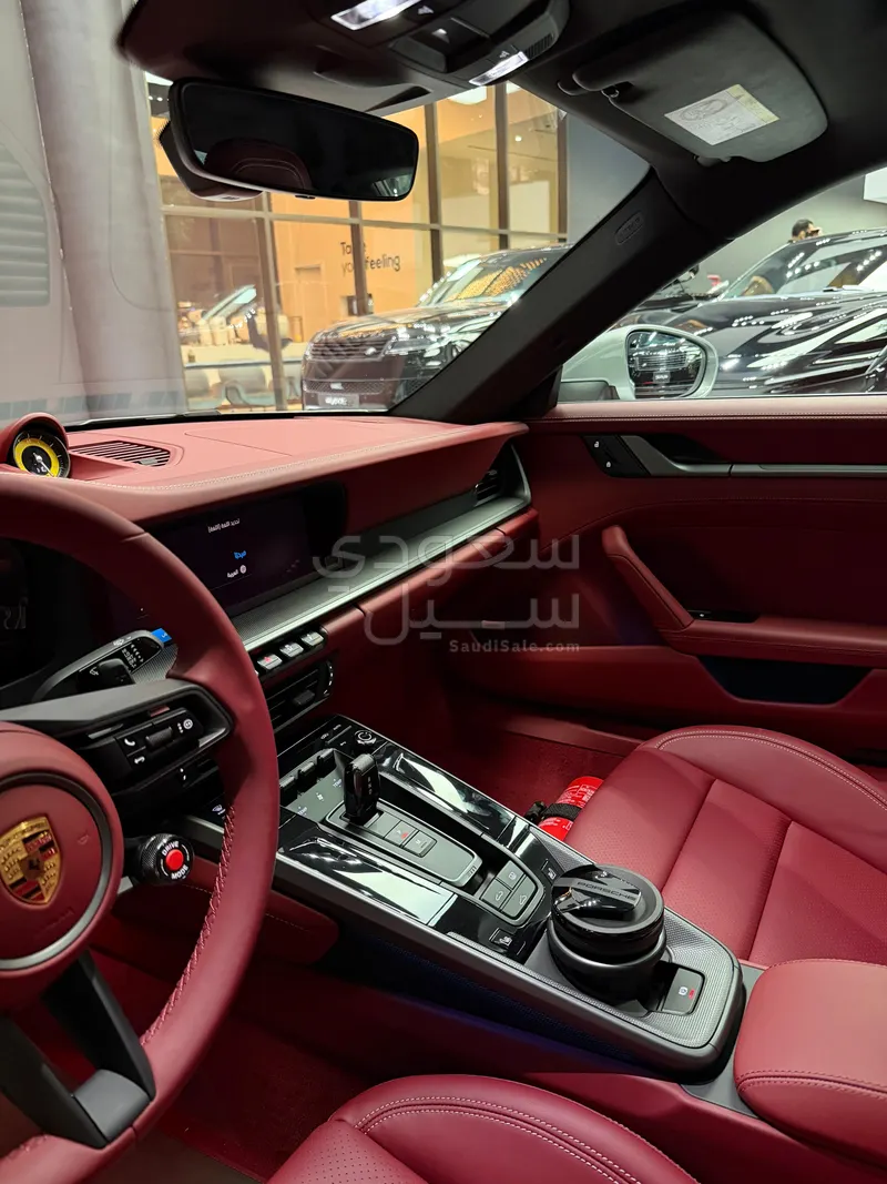 2025 Porsche 911 Carrera