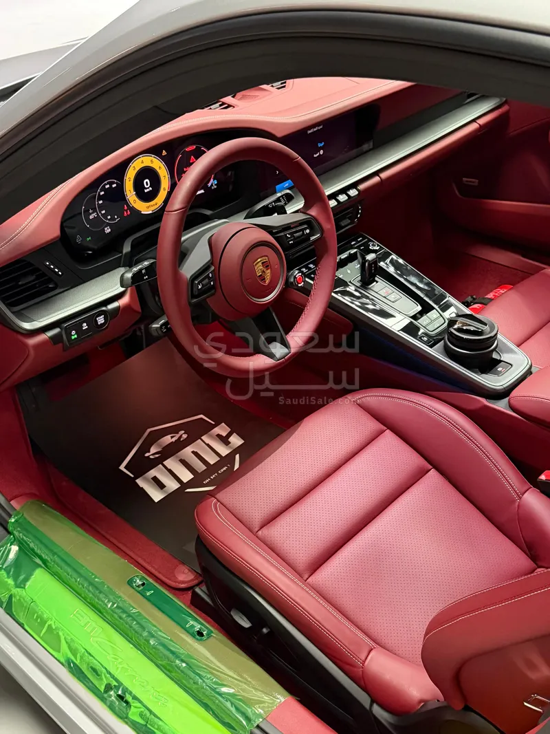 2025 Porsche 911 Carrera