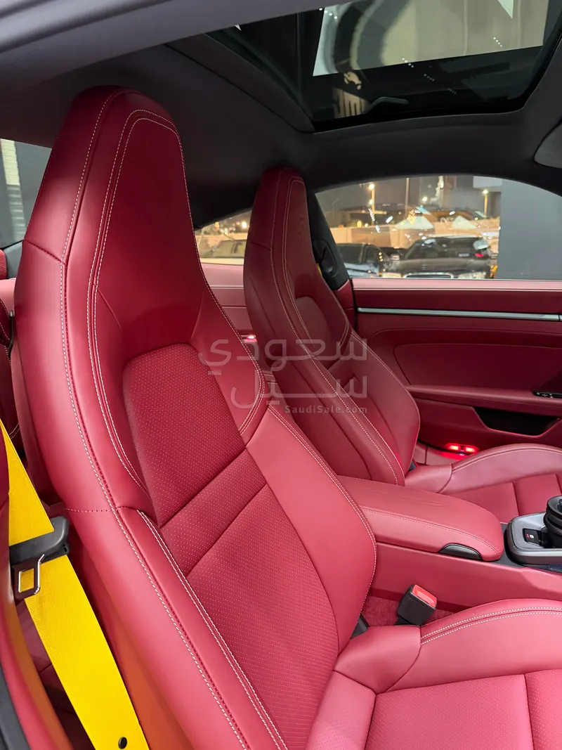 2025 Porsche 911 Carrera