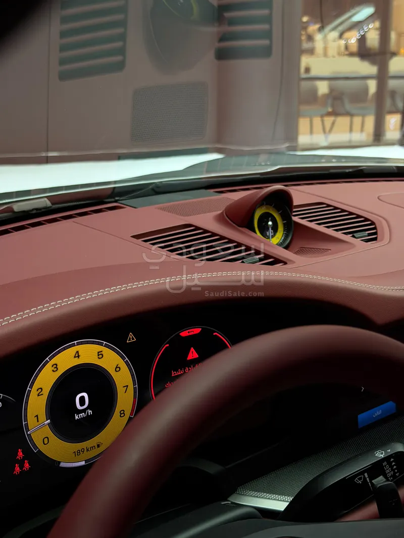 2025 Porsche 911 Carrera