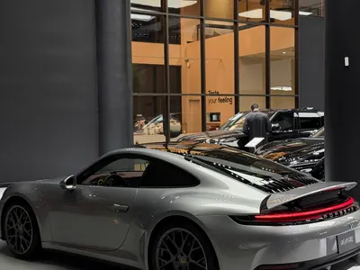 2025 Porsche 911 Carrera