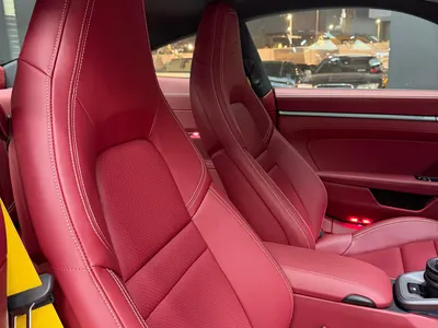 2025 Porsche 911 Carrera