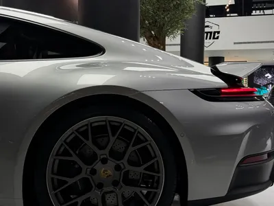 2025 Porsche 911 Carrera