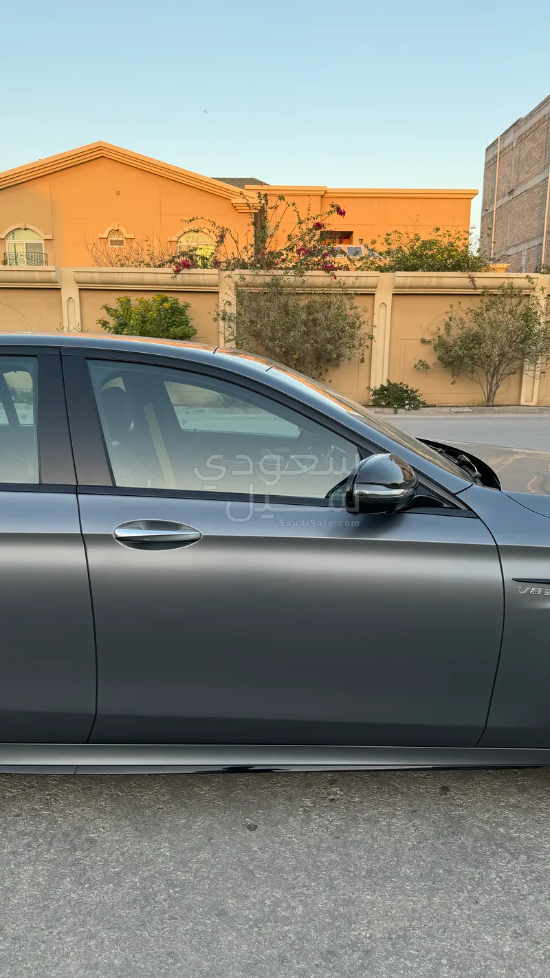 2021 مرسيدس - بنز إي 63إس أي إم جي