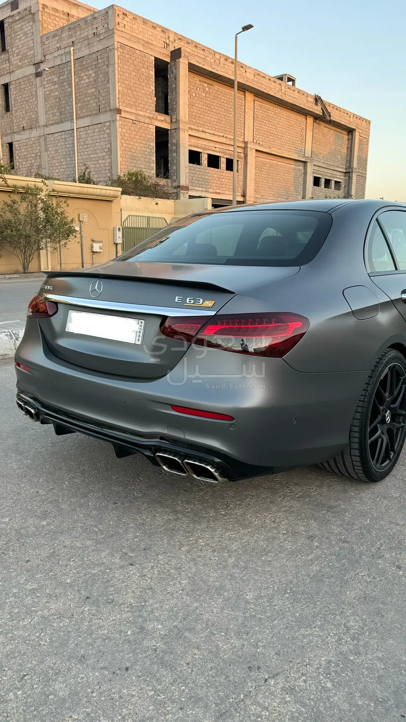 2021 مرسيدس - بنز إي 63إس أي إم جي