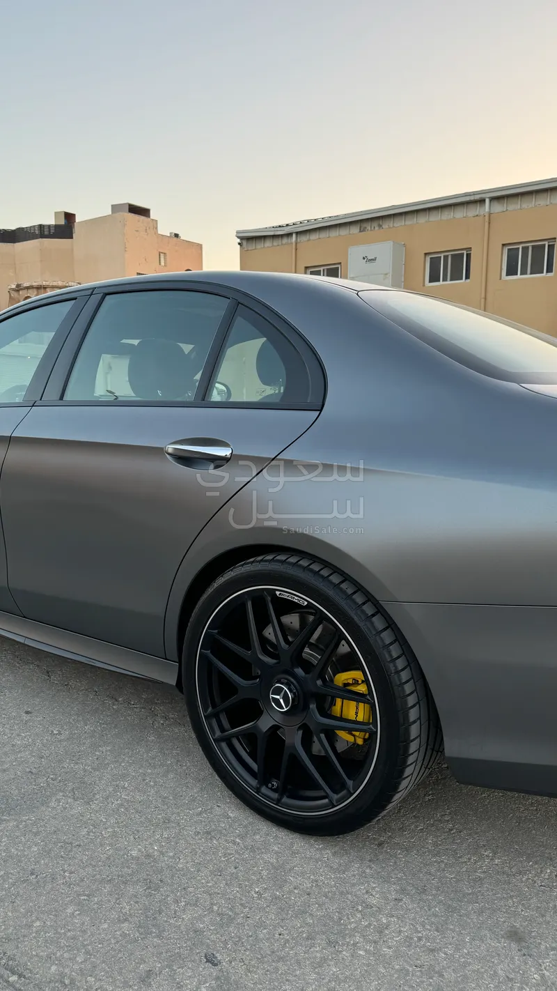 2021 مرسيدس - بنز إي 63إس أي إم جي