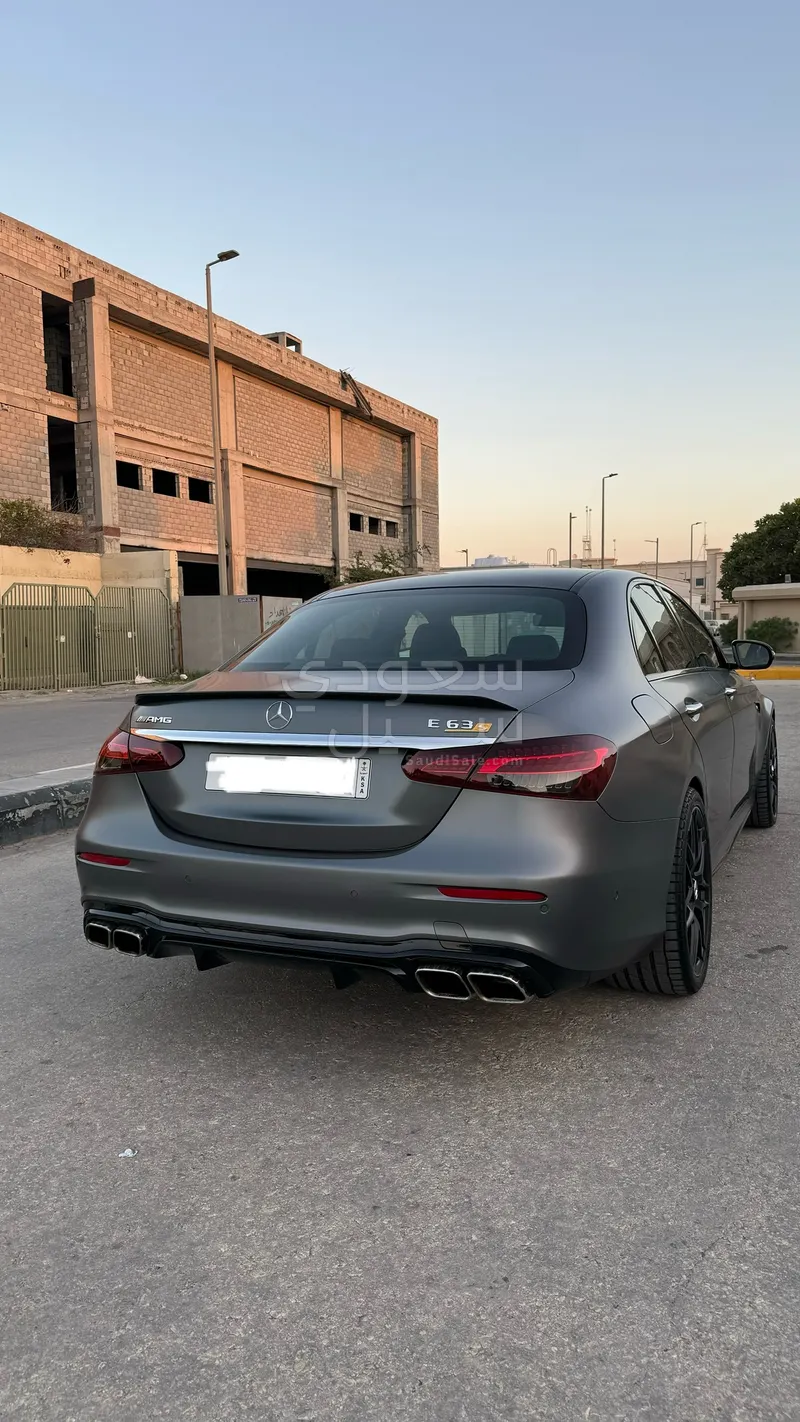 2021 مرسيدس - بنز إي 63إس أي إم جي
