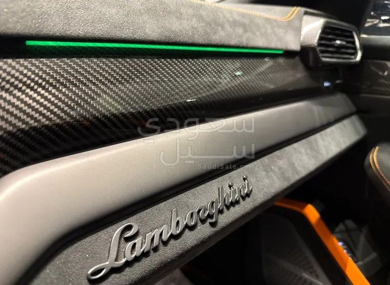 2023 لمبرجيني اوروس بيرفورمانتي