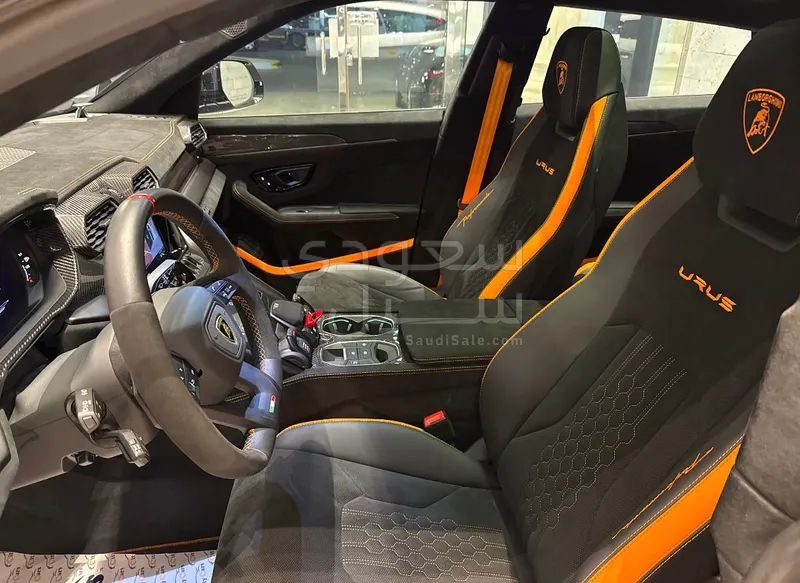 2023 لمبرجيني اوروس بيرفورمانتي