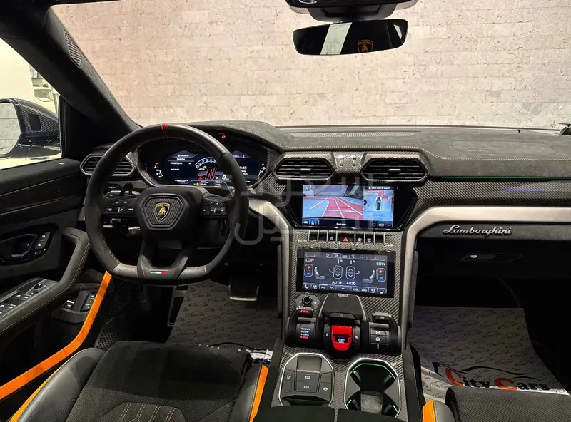 2023 لمبرجيني اوروس بيرفورمانتي