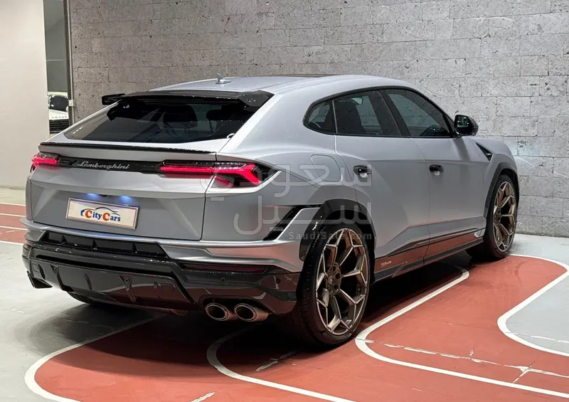 2023 لمبرجيني اوروس بيرفورمانتي