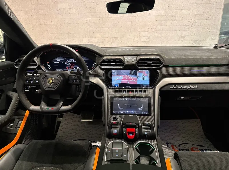 2023 لمبرجيني اوروس بيرفورمانتي