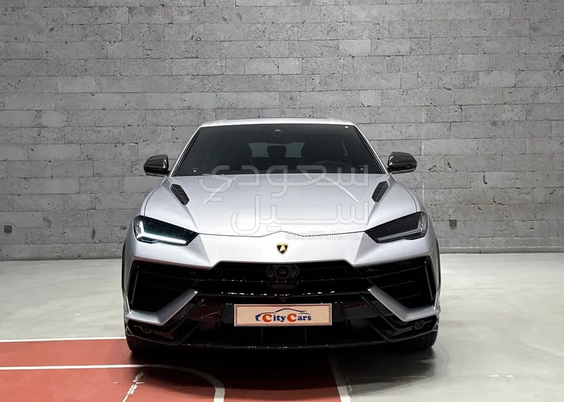 2023 لمبرجيني اوروس بيرفورمانتي