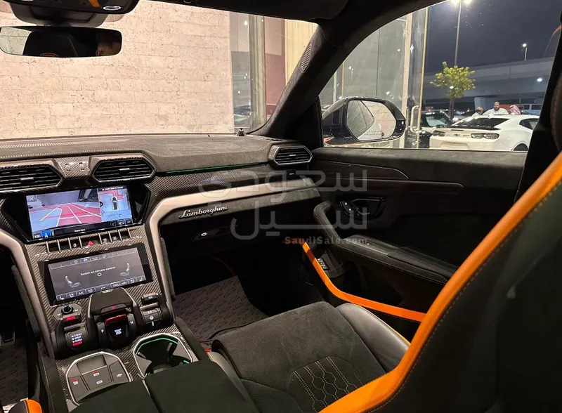 2023 لمبرجيني اوروس بيرفورمانتي