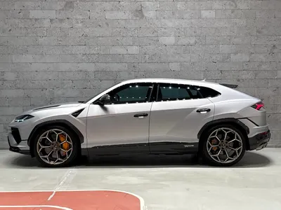 2023 لمبرجيني اوروس بيرفورمانتي