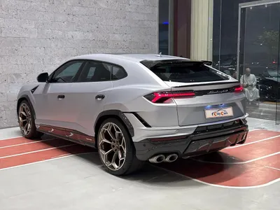 2023 لمبرجيني اوروس بيرفورمانتي