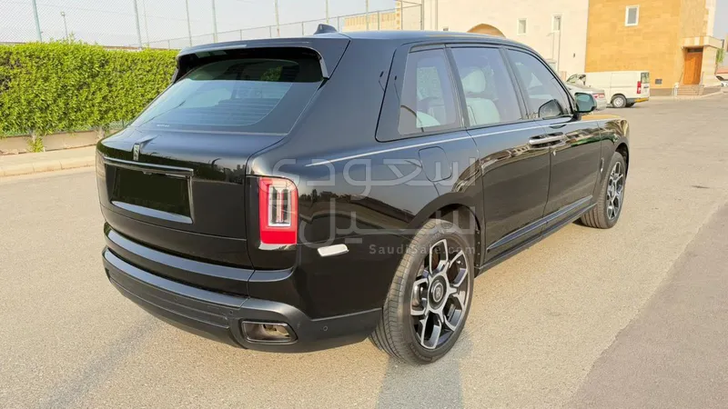 2021 رولز رويس كولينان بلاك بادج