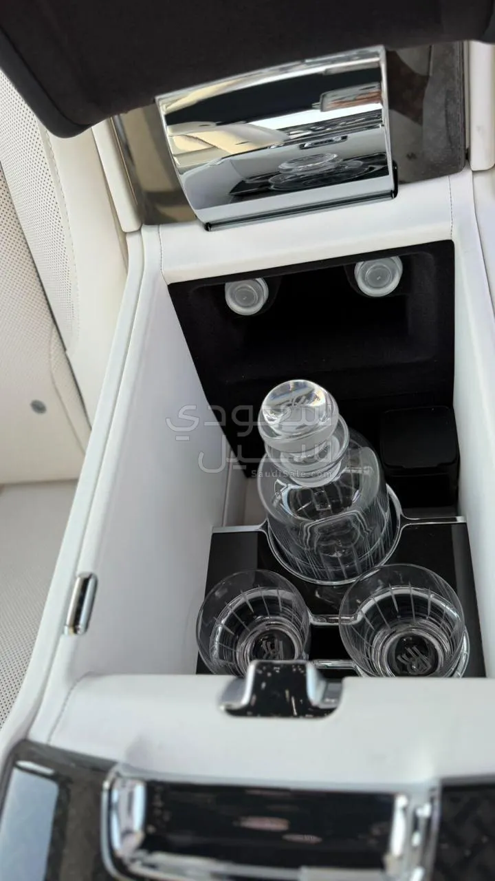 2021 رولز رويس كولينان بلاك بادج