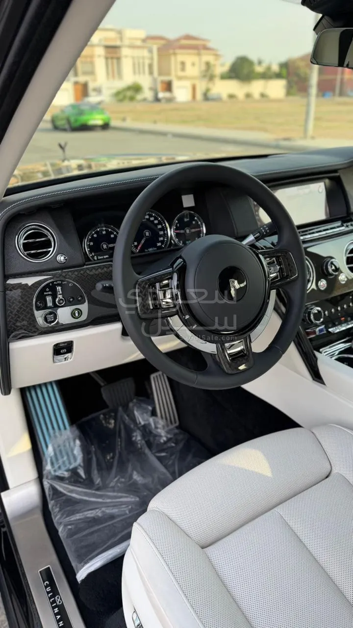 2021 رولز رويس كولينان بلاك بادج