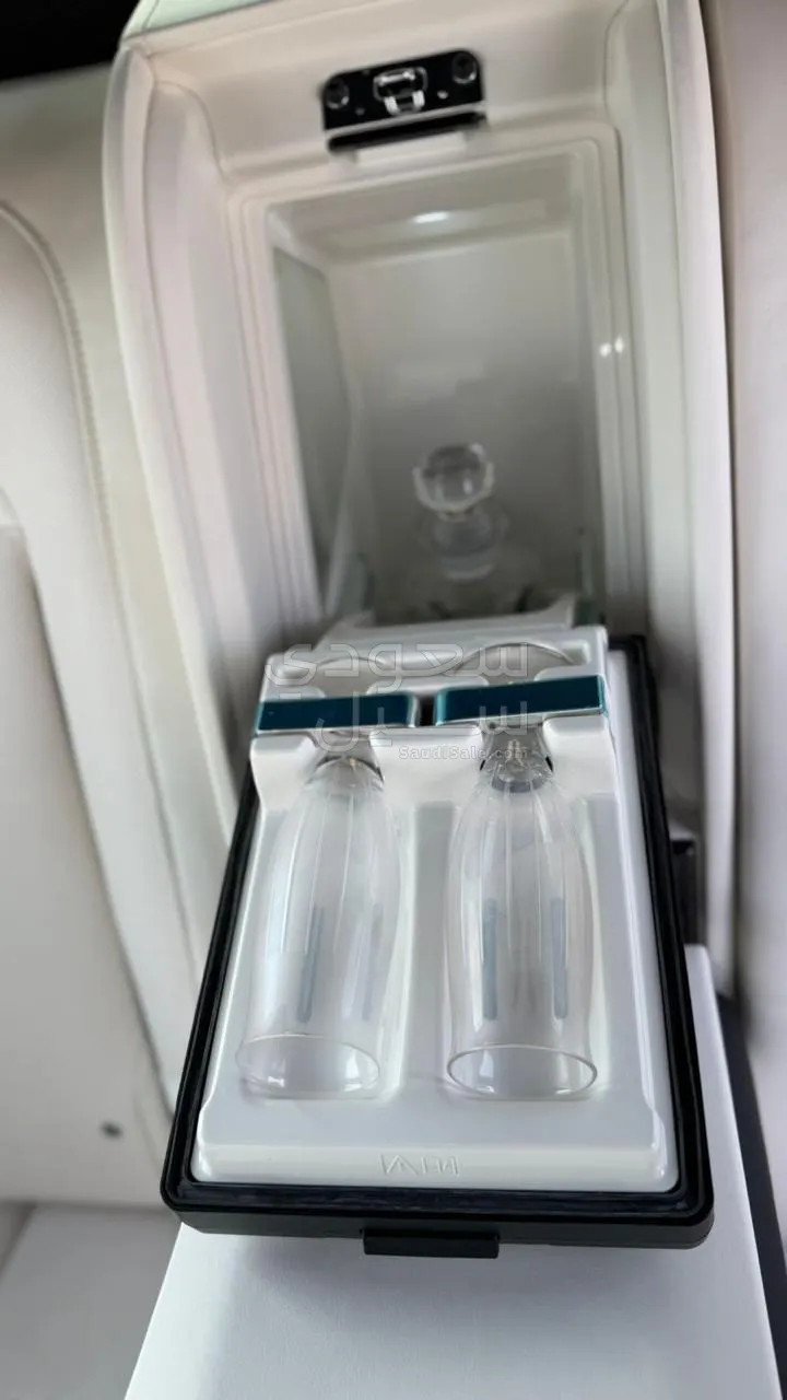 2021 رولز رويس كولينان بلاك بادج