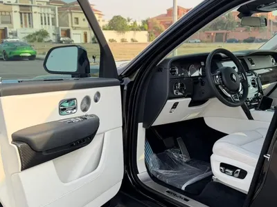 2021 رولز رويس كولينان بلاك بادج