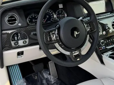 2021 رولز رويس كولينان بلاك بادج