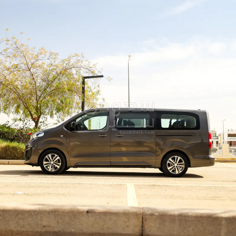 2024 بيجو ترافلر