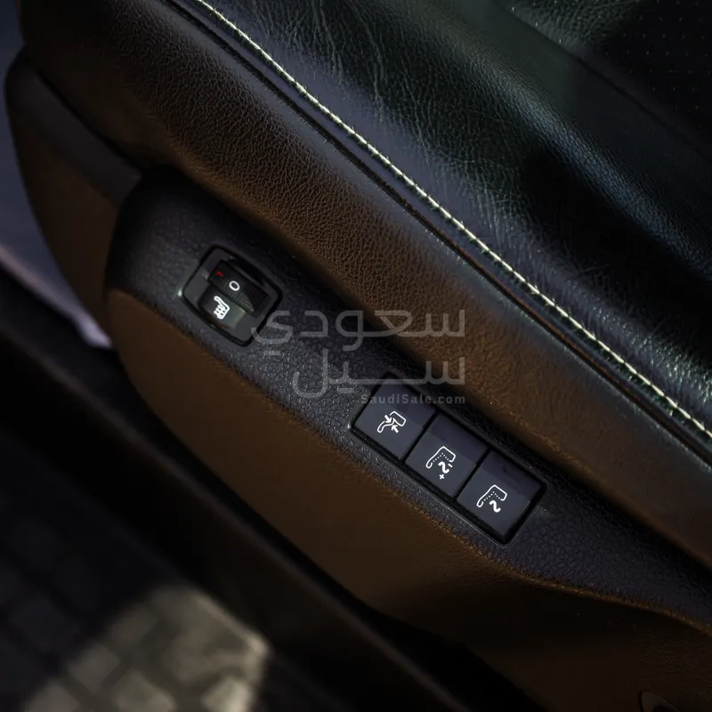 2024 بيجو ترافلر