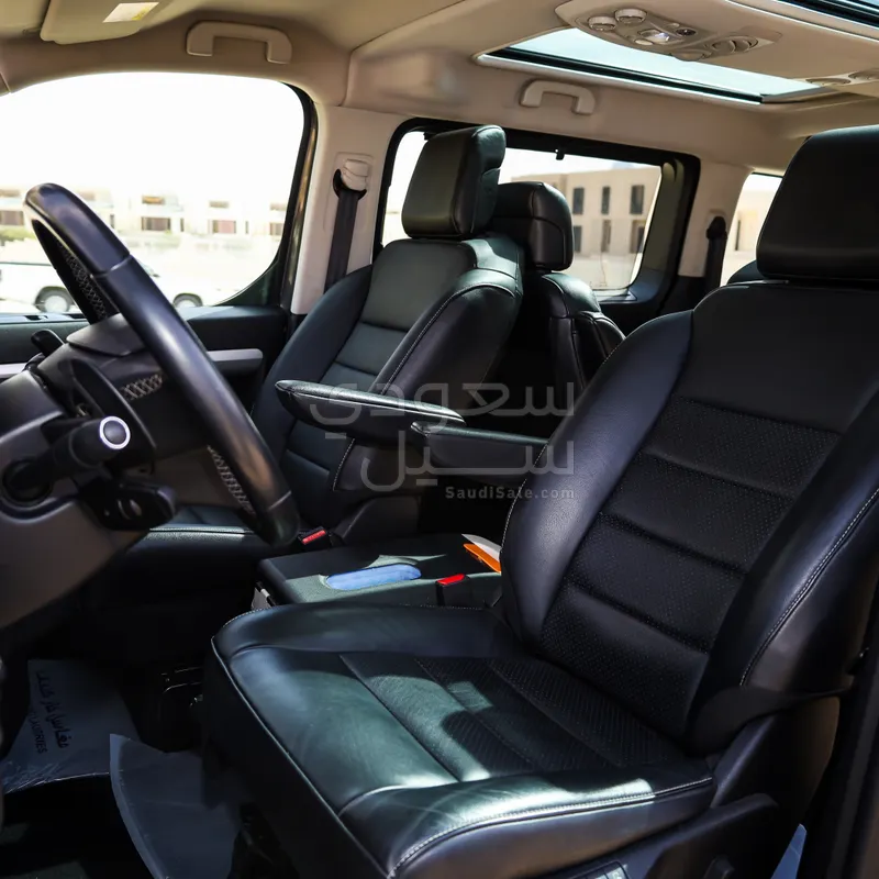 2024 بيجو ترافلر