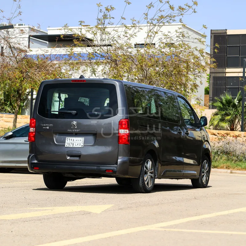 2024 بيجو ترافلر