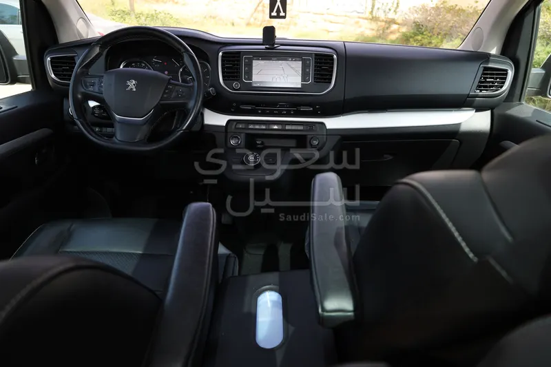 2024 بيجو ترافلر