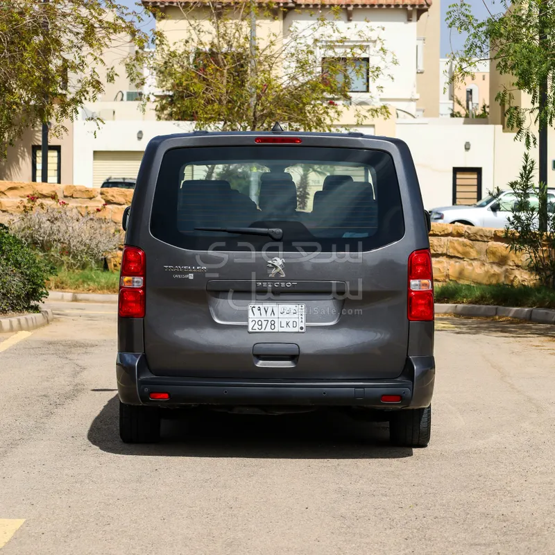 2024 بيجو ترافلر