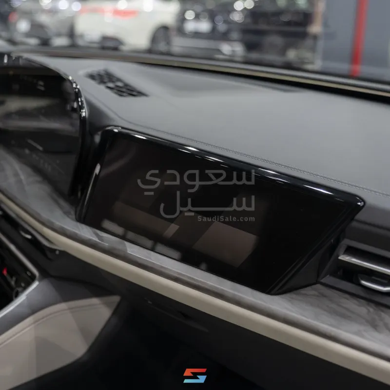 2025 اودي كيو 5 اس لاين