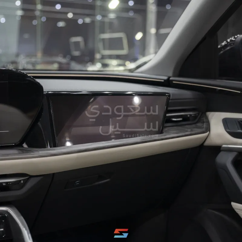 2025 اودي كيو 5 اس لاين