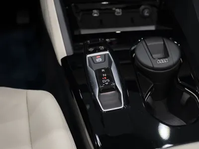 2025 اودي كيو 5 اس لاين