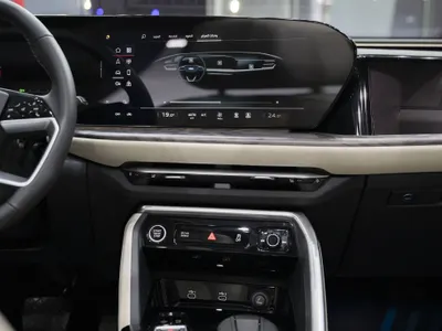 2025 اودي كيو 5 اس لاين