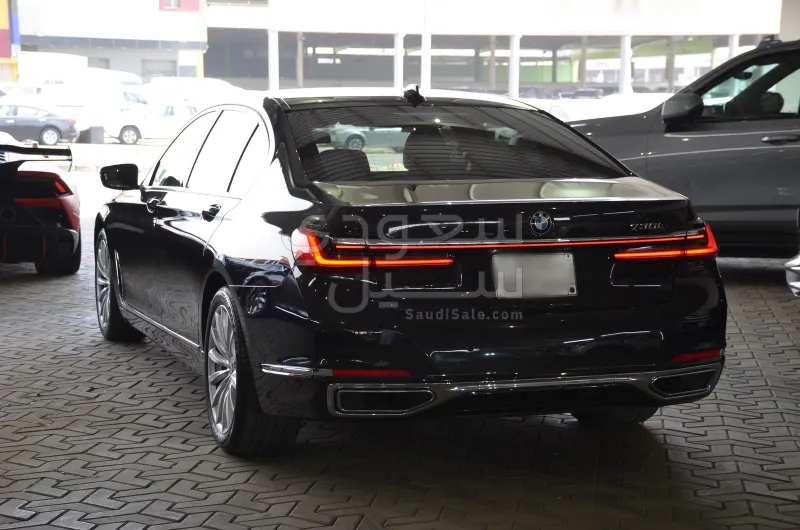 2021 بي ام دبليو الفئة السابعة 730 أي