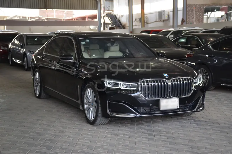 2021 بي ام دبليو الفئة السابعة 730 أي