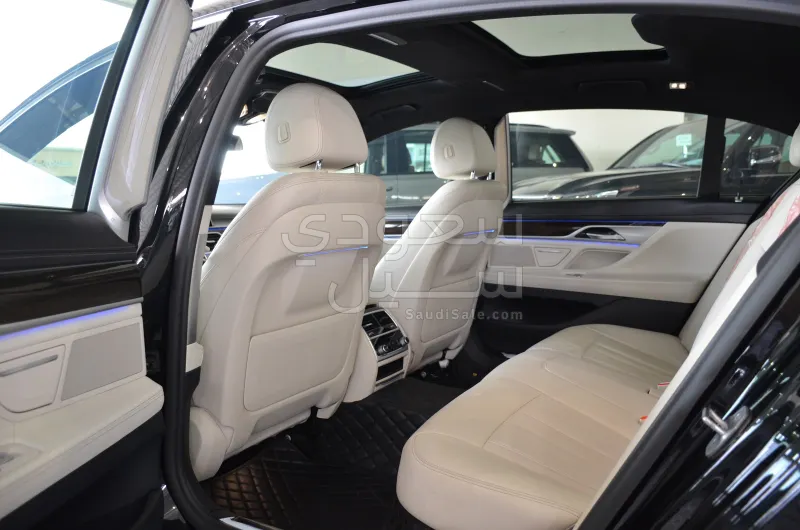 2021 بي ام دبليو الفئة السابعة 730 أي