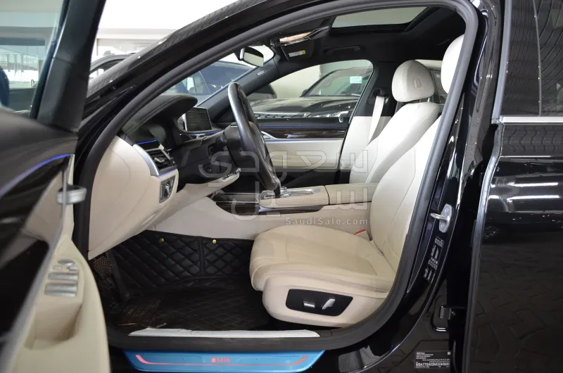 2021 بي ام دبليو الفئة السابعة 730 أي