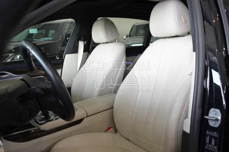 2021 بي ام دبليو الفئة السابعة 730 أي