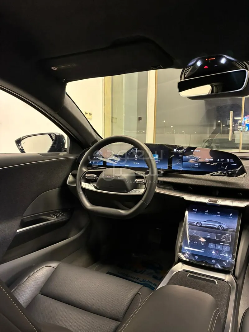 2024 لوسيد اير بيور