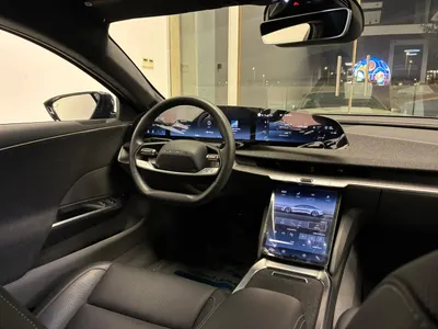 2024 لوسيد اير بيور